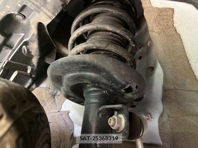 Toyota SIENTA 2025-03 7728718-19