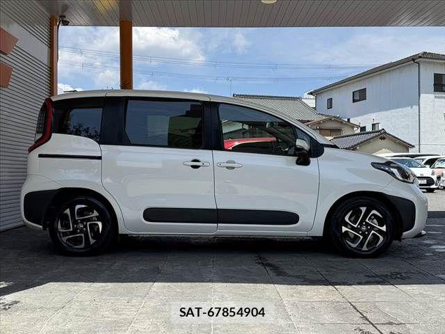 Toyota SIENTA 2022-11 7879457-10