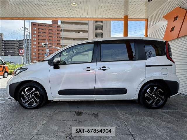 Toyota SIENTA 2022-11 7879457-11