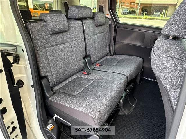 Toyota SIENTA 2022-11 7879457-16