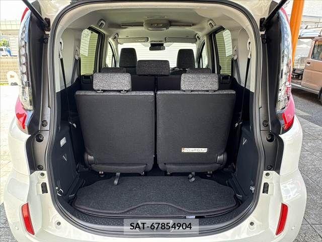 Toyota SIENTA 2022-11 7879457-21