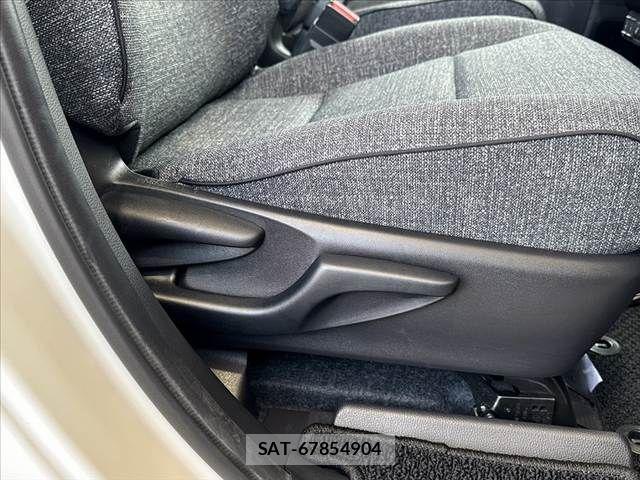 Toyota SIENTA 2022-11 7879457-24