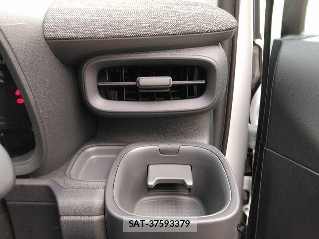Toyota SIENTA 2025-08 7879454-9