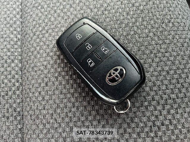 Toyota SIENTA 2022-10 7879460-25