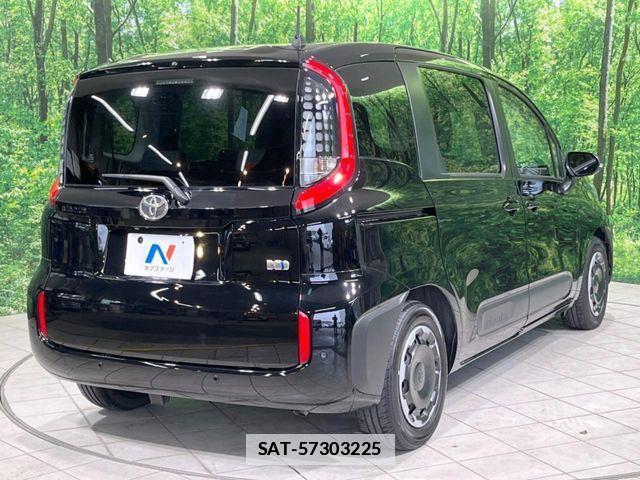 Toyota SIENTA 2023-11 7903396-18