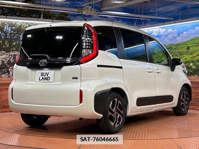 Toyota SIENTA 2022-09 7903395-16