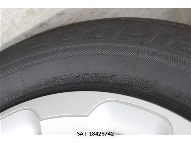 Toyota SIENTA 2025-05 7903397-19