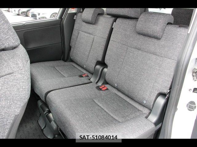 Toyota SIENTA 2024-09 7963776-12