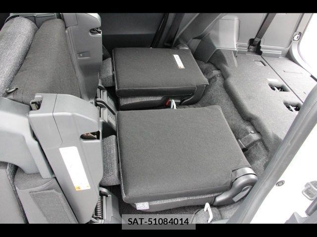 Toyota SIENTA 2024-09 7963776-26
