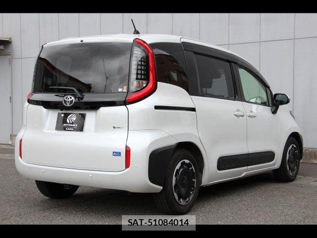 Toyota SIENTA 2024-09 7963776-2