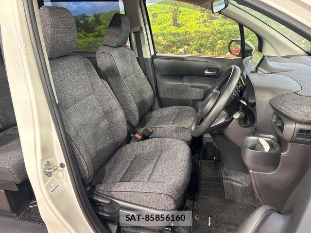 Toyota SIENTA 2023-06 7963772-7