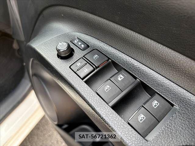 Toyota SIENTA 2019-06 7963782-23