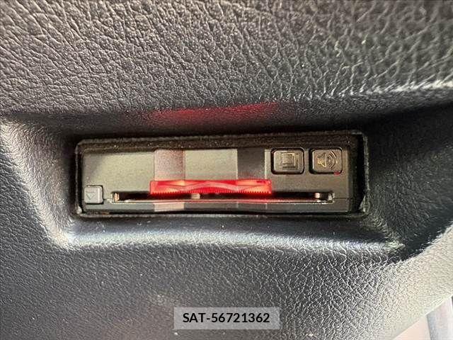Toyota SIENTA 2019-06 7963782-6
