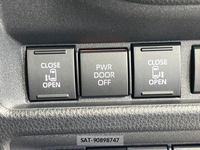 Toyota SIENTA 2023-09 7963773-4