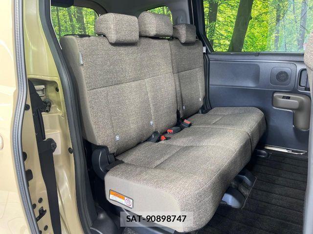 Toyota SIENTA 2023-09 7963773-8