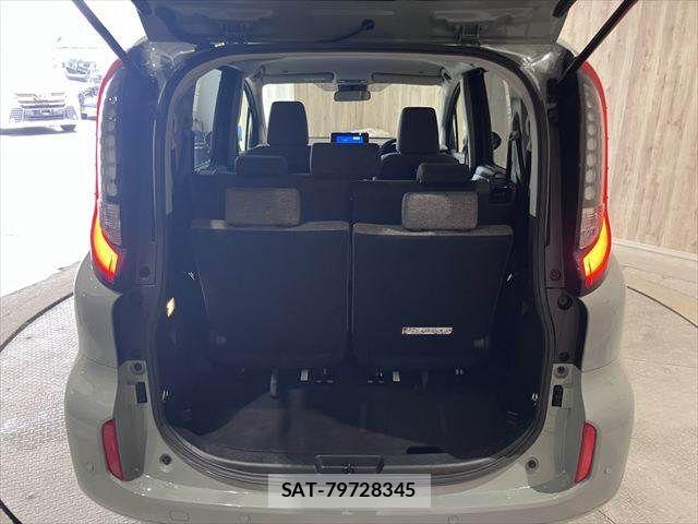 Toyota SIENTA 2023-08 7963777-14