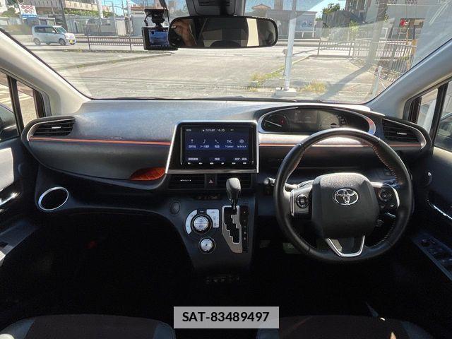 Toyota SIENTA 2021-06 7963779-1
