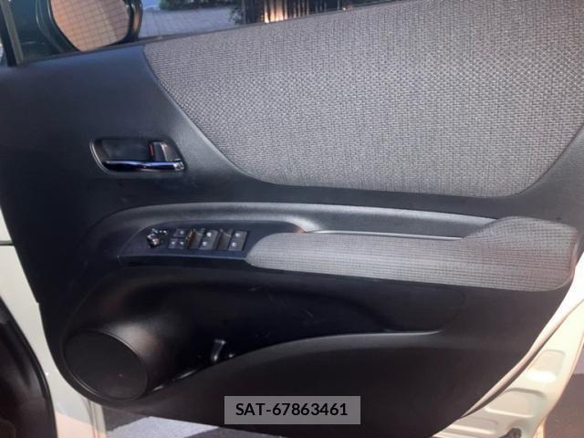 Toyota SIENTA 2018-10 7981014-16