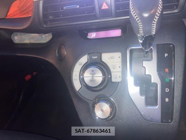 Toyota SIENTA 2018-10 7981014-23