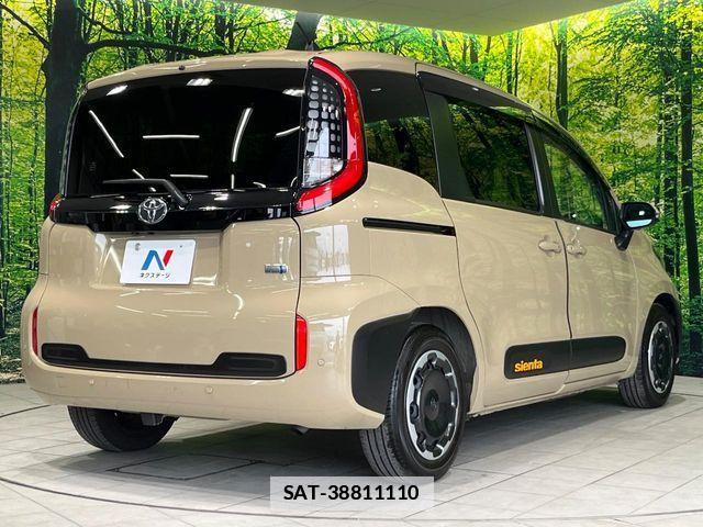 Toyota SIENTA 2022-11 7981008-17