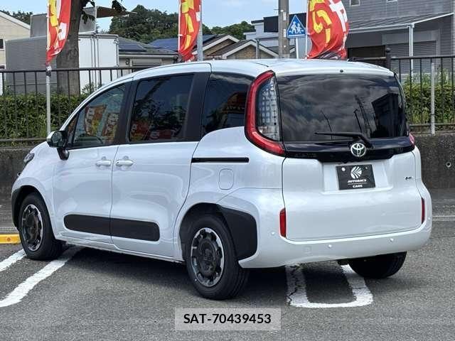 Toyota SIENTA 2026-04 7981001-9