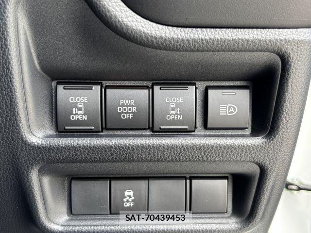 Toyota SIENTA 2026-04 7981001-19