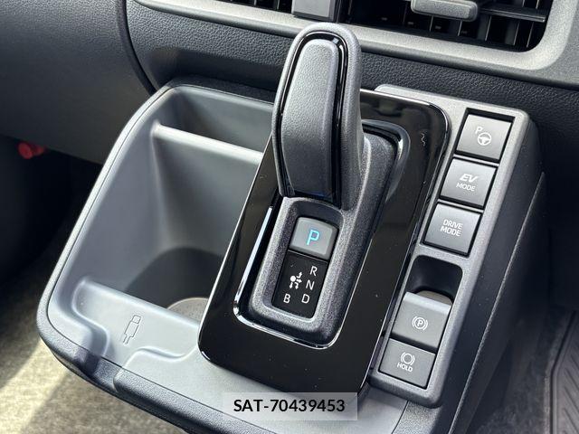 Toyota SIENTA 2026-04 7981001-23
