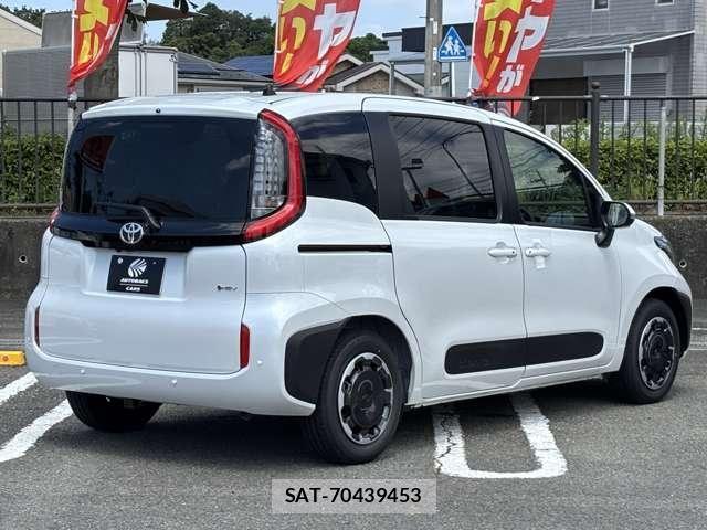 Toyota SIENTA 2026-04 7981001-2