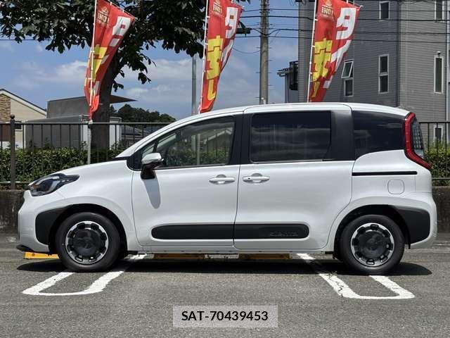 Toyota SIENTA 2026-04 7981001-3