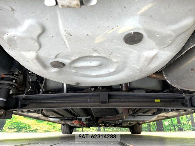 Toyota SIENTA 2017-02 7981012-18