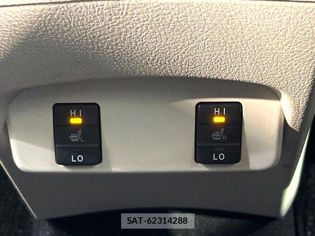 Toyota SIENTA 2017-02 7981012-6