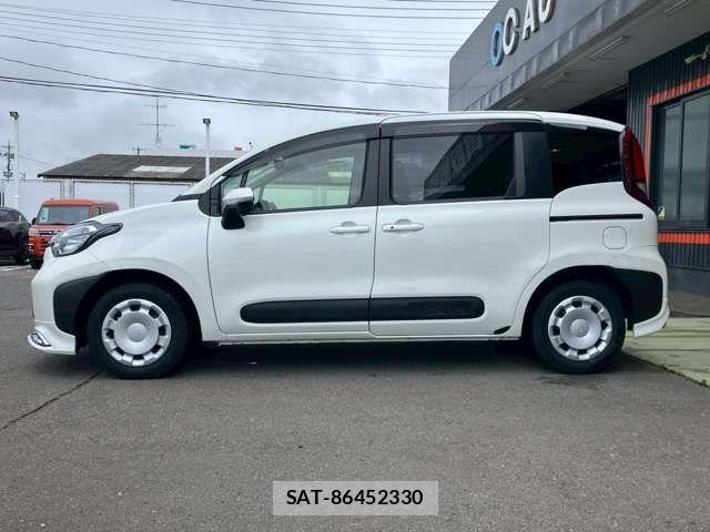 Toyota SIENTA 2022-11 7981010-16