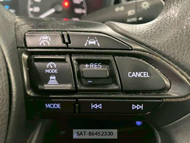Toyota SIENTA 2022-11 7981010-3