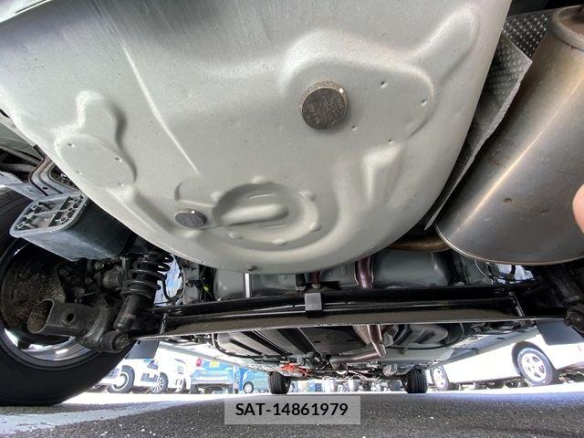 Toyota SIENTA 2016-10 7981016-26