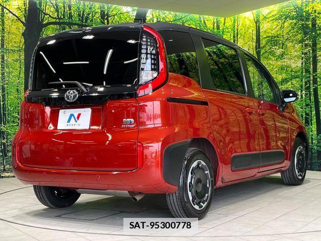 Toyota SIENTA 2023-12 7981003-16
