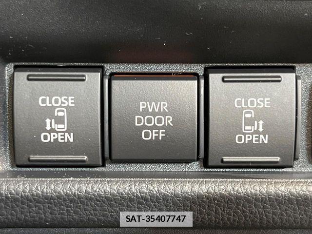 Toyota SIENTA 2026-05 7981000-6