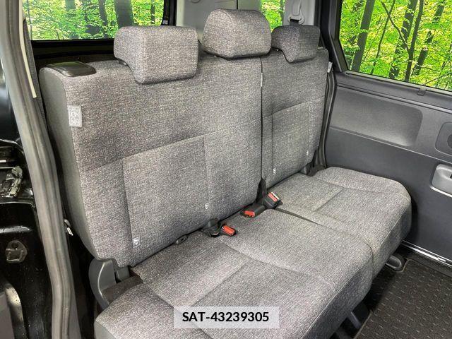 Toyota SIENTA 2023-07 7981006-8