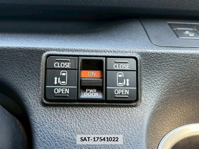 Toyota SIENTA 2018-06 7981013-21