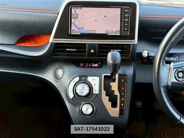 Toyota SIENTA 2018-06 7981013-24