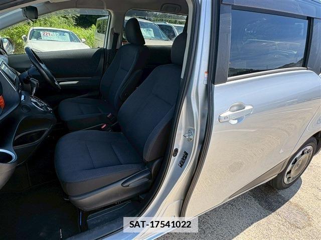 Toyota SIENTA 2018-06 7981013-4