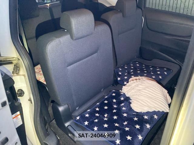 Toyota SIENTA 2015-10 7981015-11