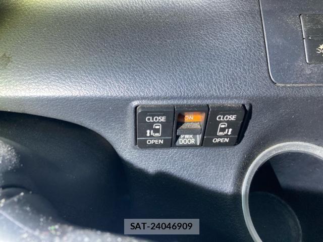 Toyota SIENTA 2015-10 7981015-17