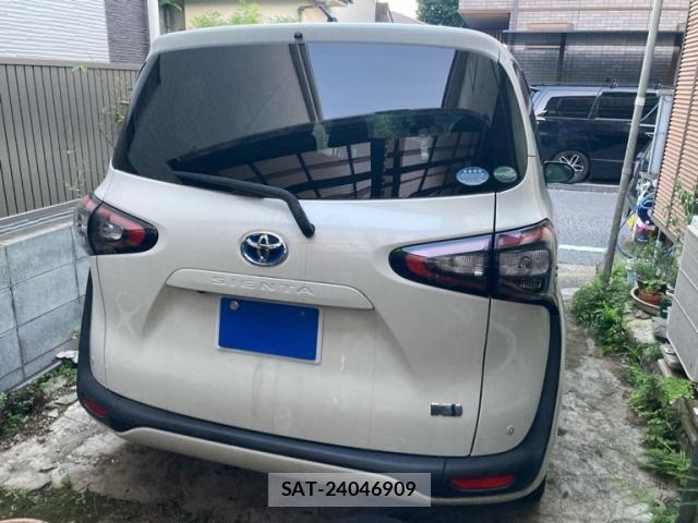 Toyota SIENTA 2015-10 7981015-4