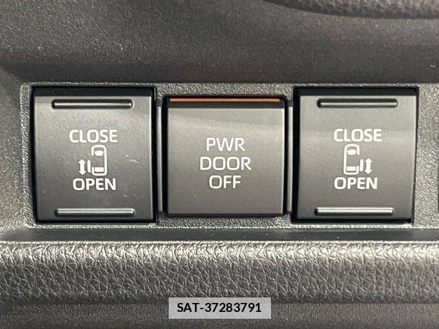Toyota SIENTA 2023-04 7981004-5