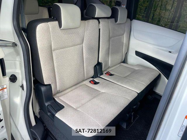 Toyota SIENTA 2015-08 8038283-9