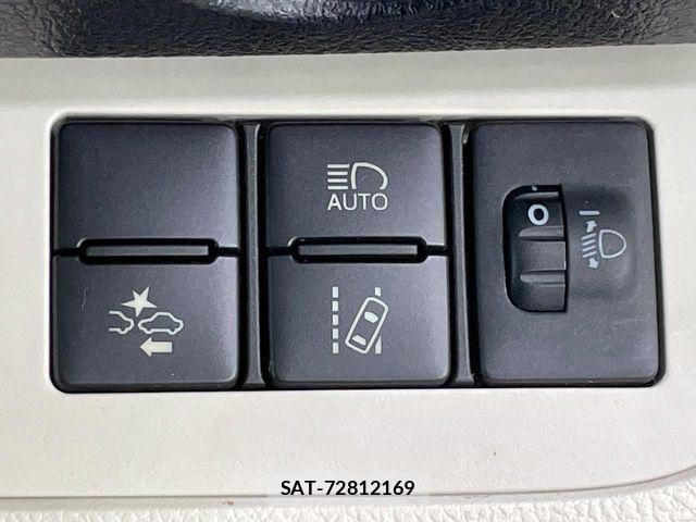 Toyota SIENTA 2015-08 8038283-5