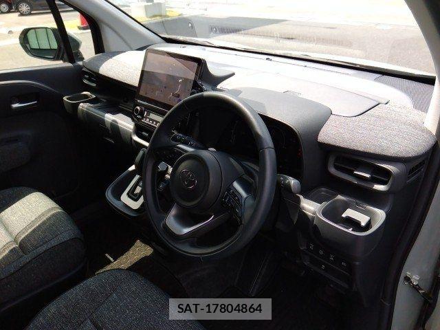 Toyota SIENTA 2024-01 8038272-1