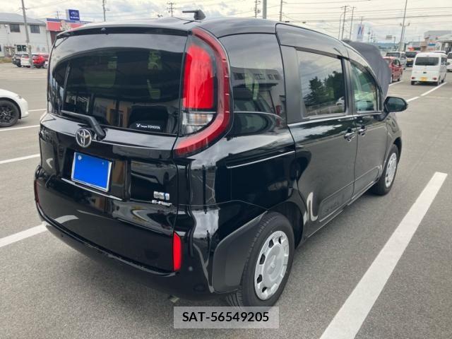 Toyota SIENTA 2023-12 8038277-11