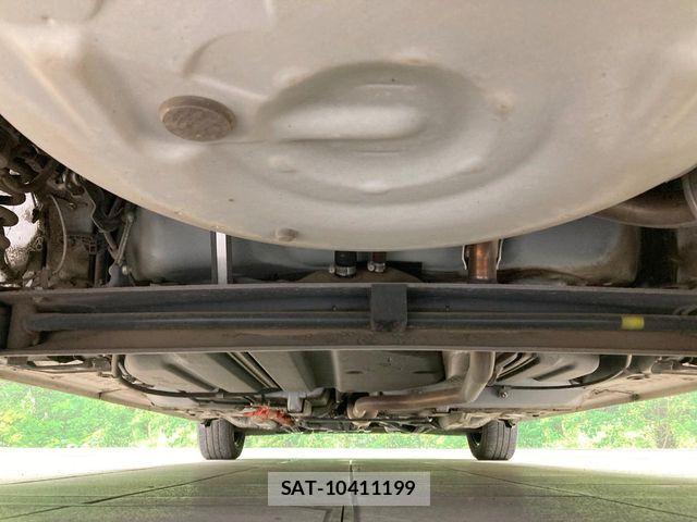 Toyota SIENTA 2018-03 8038280-18