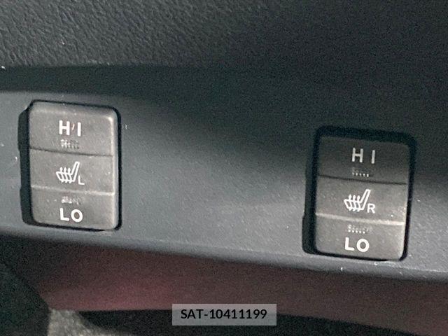Toyota SIENTA 2018-03 8038280-6